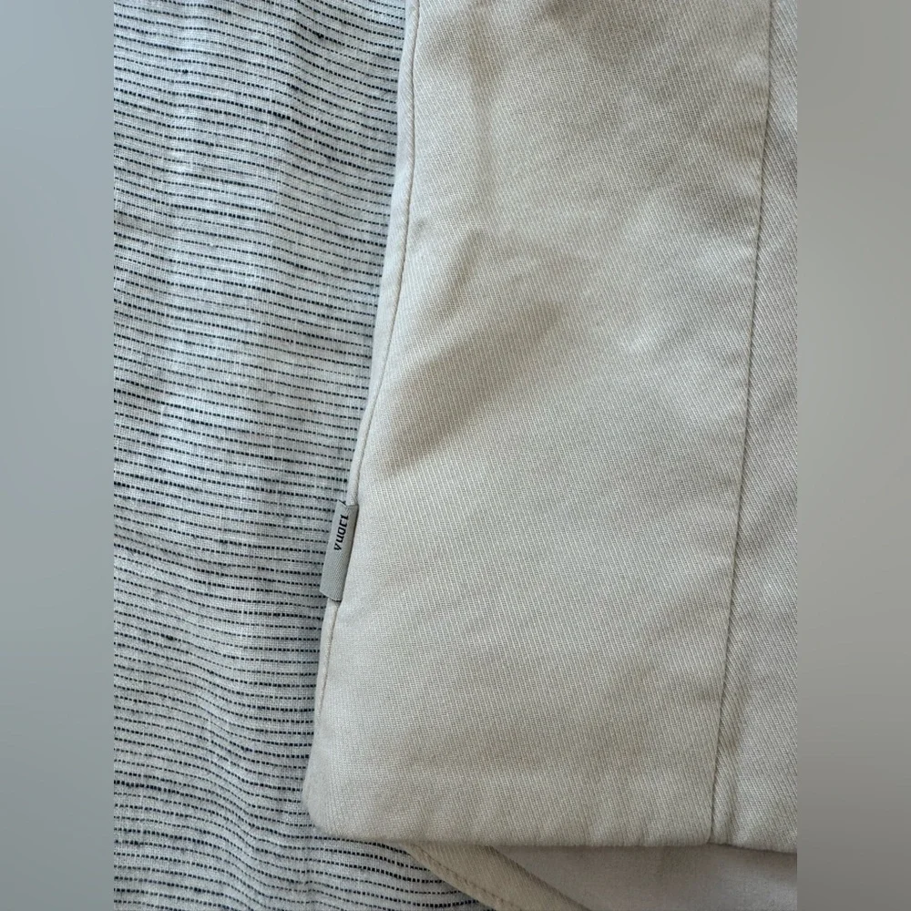 Vuori Women's Beige Coastline Vest. - Picture 4 of 5